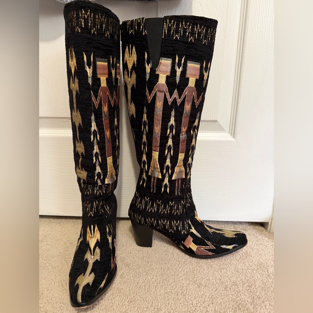 Southwestern Tapestry Boots Black & Gold Tribal Design Mid Heel Women’s 36 US 6 - Picture 4 of 8